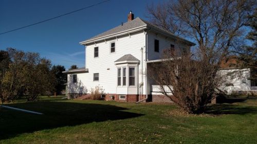 210 Division St, Nekoma, IL 61490-5160