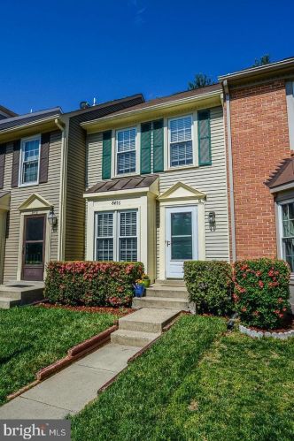 8476 Blue Oak Ct, Springfield, VA 22153-3558