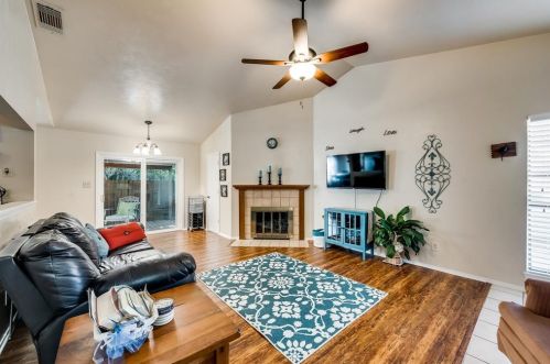 417 Vincent St, Cedar Hill TX  75104-9088 exterior