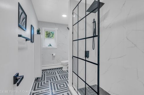 718 Grassmere Ave, Tinton Falls NJ  07712-4333 exterior