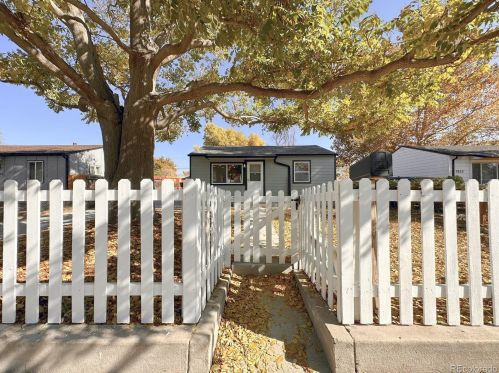 7856 Newport St, Denver, CO 80022-1127