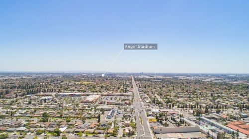 526 Buttonwood St, Anaheim CA  92805-2225 exterior