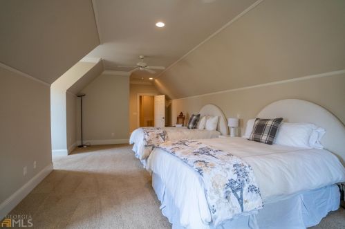 1211 Cory Cir, Reynolds Plantation GA  30642-4829 exterior