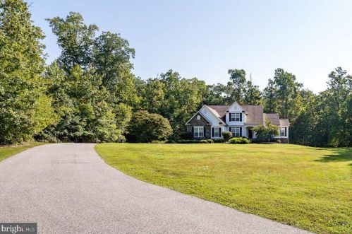 300 Gentle Breeze Cir, Fredericksburg, VA 22406-5048