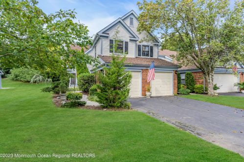 181 Old Orch Ln, Tinton Falls NJ 07712-2570 exterior