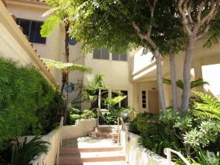 4243 Harbour Island Ln, Oxnard, CA 93035-2908