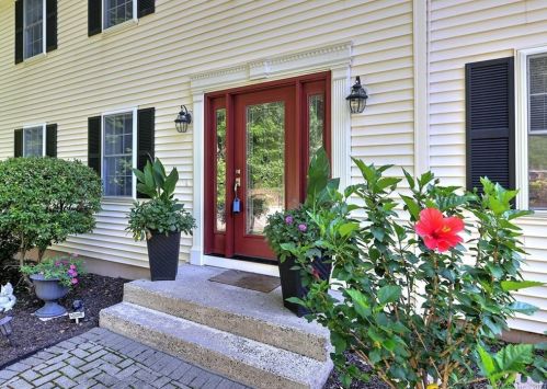 624 Jarvis St, Cheshire, CT 06410-1553