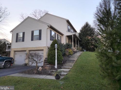 39 Hemlock Dr, Lancaster, PA 17602-4797