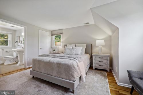 30 Robert Rd, Princeton NJ  08540-5333 exterior