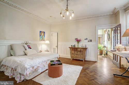 437 44 St, Philadelphia PA 19104-2910 exterior