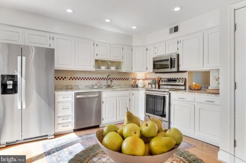 5940 Queenston St, Springfield VA  22152-1731 exterior