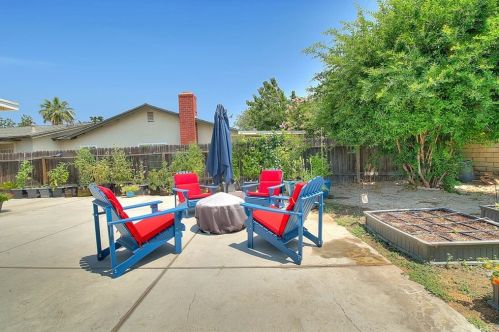 4046 Columbia Ave, Riverside CA  92501-1526 exterior