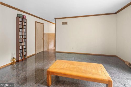 1 Teak Ln, Princeton NJ 08540-4724 exterior