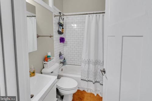 1525 12 St, Philadelphia PA 19147-4522 exterior