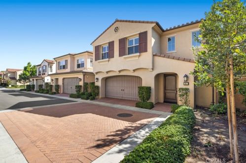 66 Rembrandt, Irvine, CA 92620-7314
