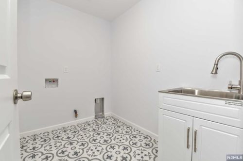 515 Anderson Ave, Wood-Ridge NJ  07075-2309 exterior
