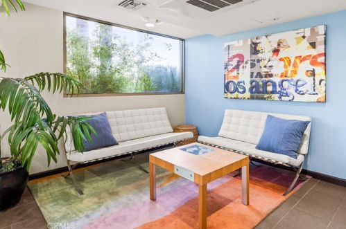 4702 Fulton Ave, Van Nuys, CA 91423-3269