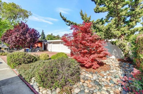 164 Hamilton Ave, Mountain View, CA 94043-4205