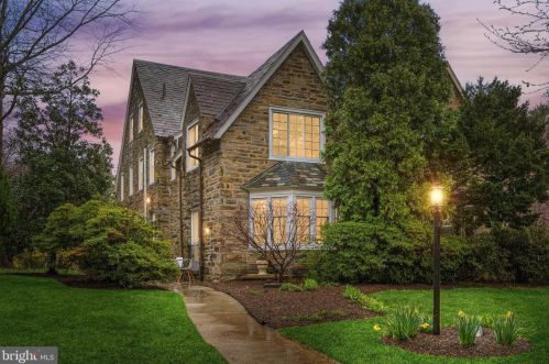 426 Durham St, Philadelphia PA  19119-1222 exterior