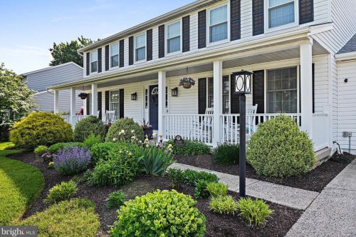 12505 Thunder Chase Dr, Herndon, VA 20191-5818