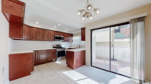 625 California Ave, Glendale CA  91203-1573 exterior