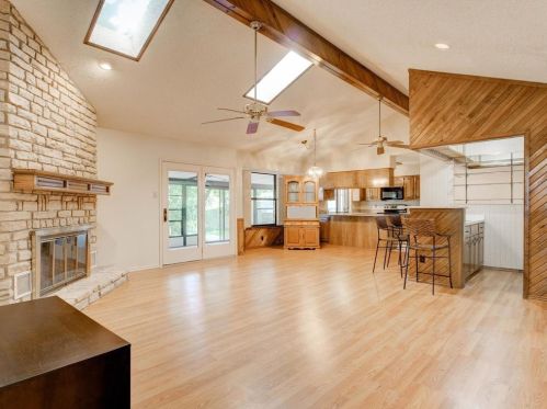 410 Granada Calle Ct, Granbury TX 76049-1476 exterior