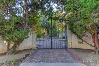 738 17th St, Upland, CA 91784-1946