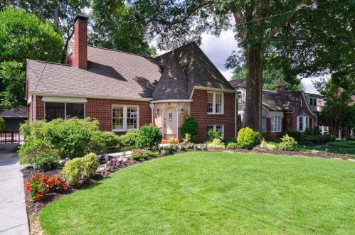 689 Cumberland Cir, Atlanta GA  30306-3256 exterior