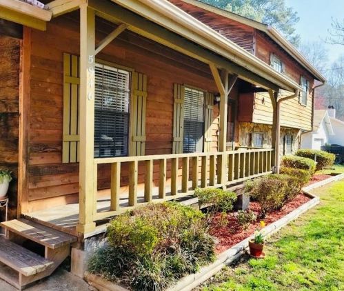 5946 Twilight Trl, Morrow, GA 30260-1207
