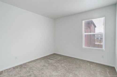 21051 60th Ave, Denver CO  80019 exterior