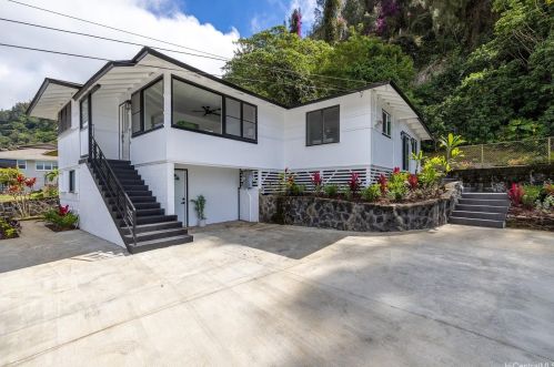 2803 Henry St, Honolulu HI  96817-1144 exterior