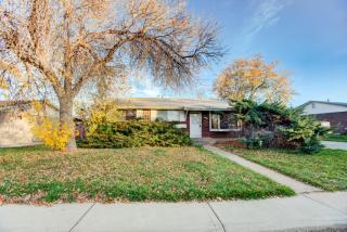 6916 Clermont Dr, Denver CO  exterior