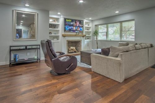 301 Hankey Farms Dr, Noblestown, PA 15071-9301