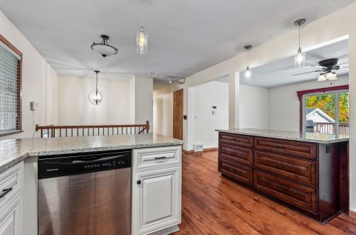 929 Duchess Ln, Saint Paul MN  55124 exterior