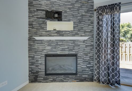 552 Alton Ct, Carol Stream IL  60188-9212 exterior