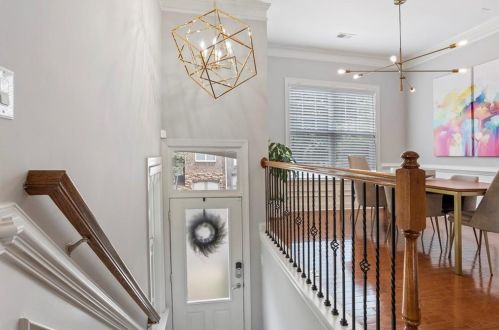 2024 Cobblestone Cir, Atlanta GA  30319-4909 exterior