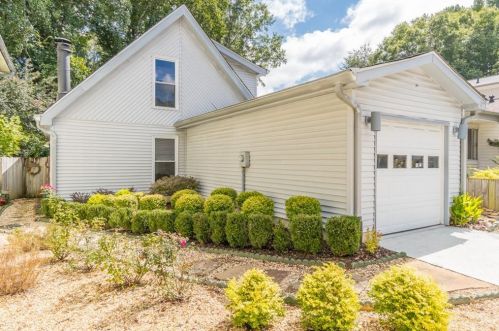 923 Bobcat Ct, Marietta, GA 30067-5723