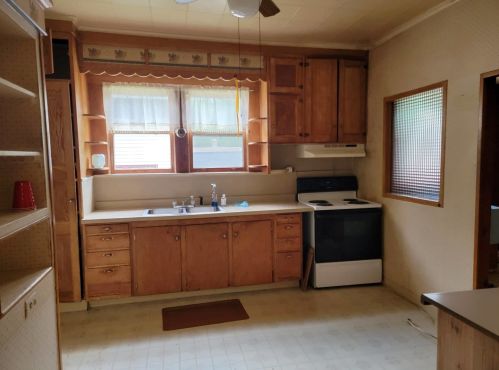 1010 Highland Ave, Nelson, IL 61021-4026