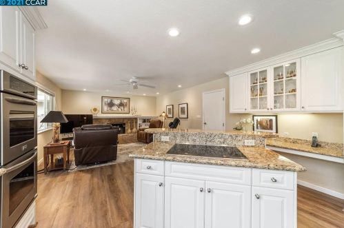 907 Hastings Dr, Concord CA  94518-3821 exterior