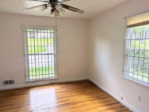 352 Harris Manor Dr, Atlanta GA  30311-2117 exterior