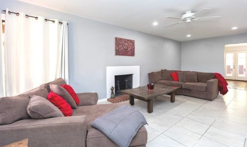 3732 Sunny Dunes Rd, Palm Springs, CA 92264-1365