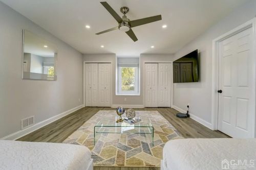 26 Sturbridge Dr, Piscataway NJ  08854-5137 exterior