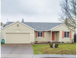 941 Luba St, Woodburn, OR 97071-5594