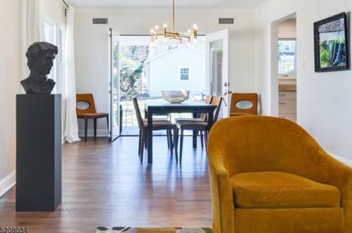 8 Suffolk Ave, Maplewood NJ  07040-1712 exterior