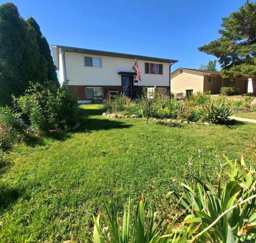3500 Sheffield Ln, Pueblo, CO 81005-3241