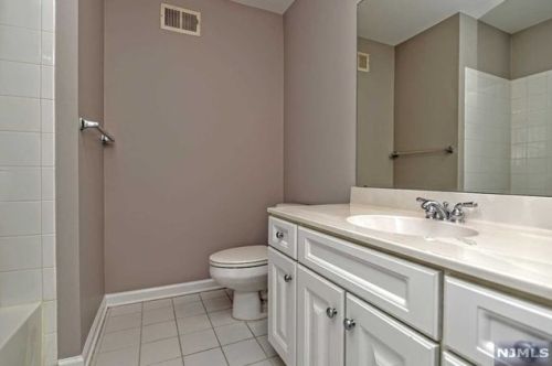 59 Magnolia Way, Paterson NJ  07508-3114 exterior