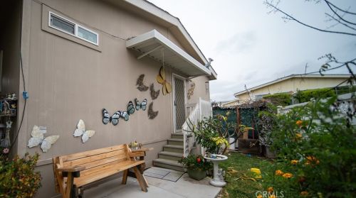 5 Ash Via, Anaheim CA  92801-1022 exterior