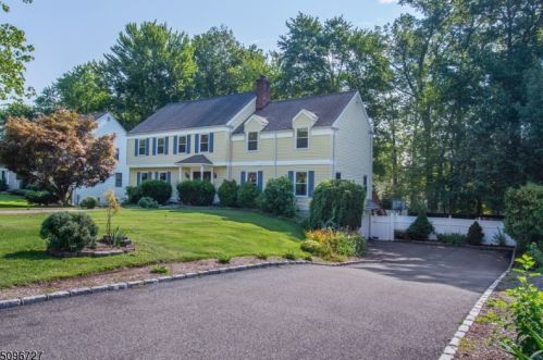3 Wynwood Dr, Parsippany, NJ 07054-1318