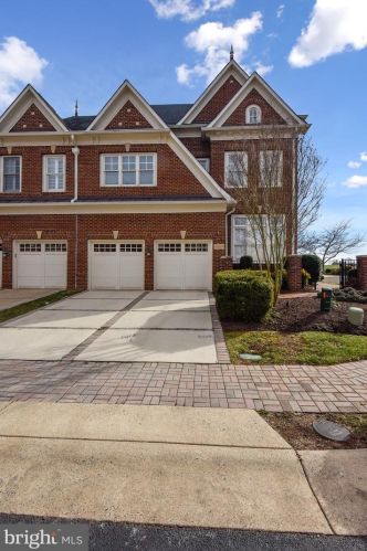 43695 Burning Sands Ter, Leesburg, VA 20176-8483
