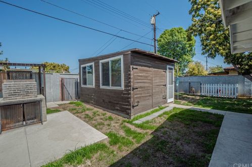 2863 Bridgeport Ave, Anaheim CA  92804-2047 exterior